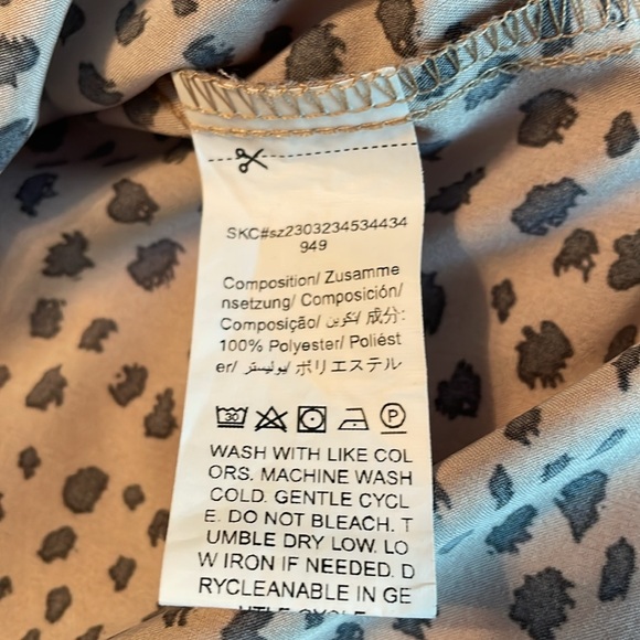 New -SHEIN size small - tan/black leopard blouse - Picture 5 of 10